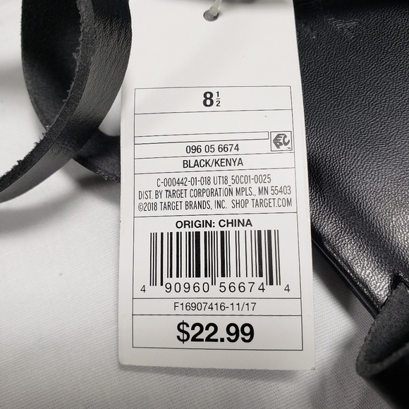 Universal Thread Black Sandals - Picture 2 of 8